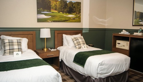 Habitación clásica con 1 cama doble o 2 individuales, vistas al campo de golf