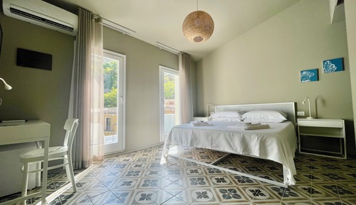 Habitación Deluxe con 1 cama doble o 2 individuales, 1 cama de matrimonio grande, no fumadores
