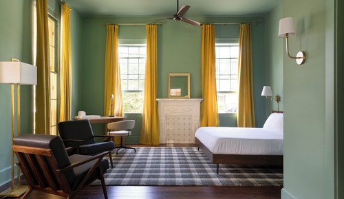 Suite estudio, 1 cama de matrimonio grande, balcón, planta ejecutiva