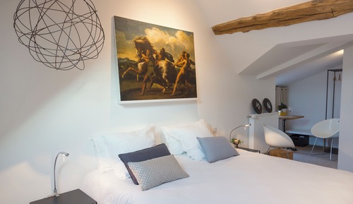 Habitación superior con 1 cama doble o 2 individuales, vistas al viñedo