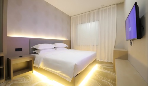Elite Single Room, City View