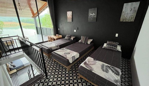 Bungalow familiar, vistas a la colina