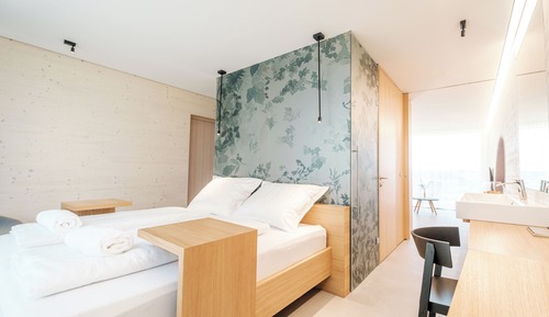 Apartamento de lujo, balcón, vistas a la colina