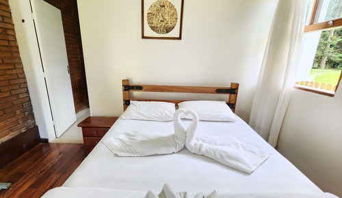 Habitación básica con 1 cama doble o 2 individuales