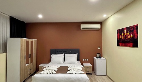 Deluxe Studio Suite