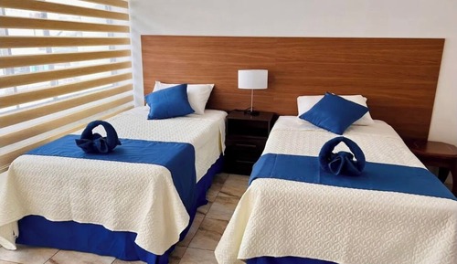 Habitación básica con 1 cama doble o 2 individuales