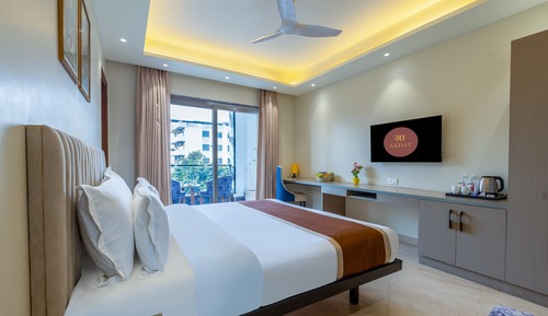 Habitación superior, balcón, vistas a la ciudad