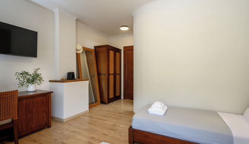 Habitación estándar con 2 camas individuales, balcón