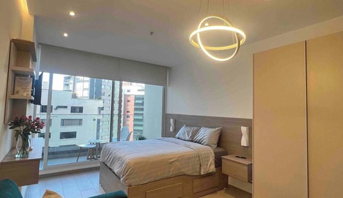 Suite Estudio Business, 1 cama doble con sofá cama, vistas a la ciudad, en una planta alta