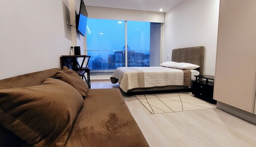 Suite Estudio Business, 1 cama doble con sofá cama, vistas a la ciudad, en una planta alta