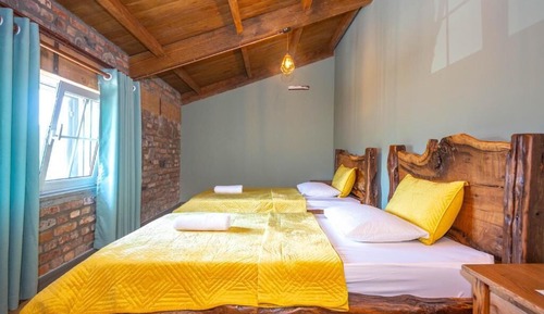 Habitación con 2 camas individuales, vistas a la montaña