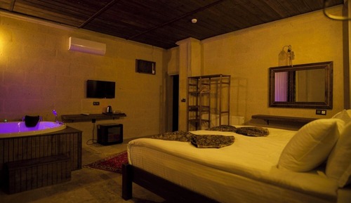 Habitación triple Deluxe, balcón, vistas al jardín