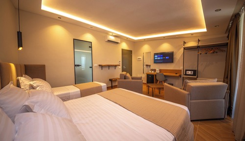 Habitación triple, balcón