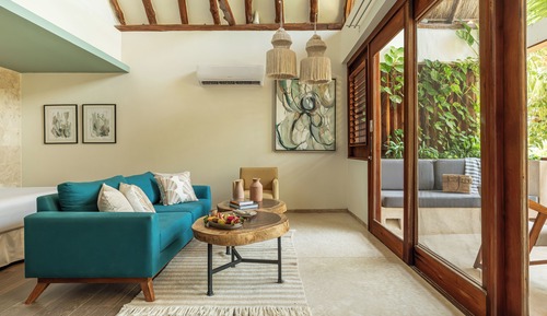 Habitación superior, balcón, vistas parciales al mar