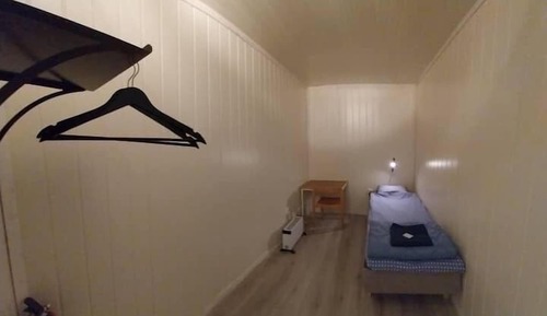Basic Single Room, Patio