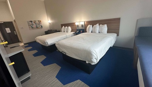 Suite estudio, 2 camas de matrimonio, no fumadores, cocina básica