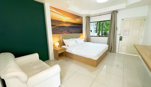 Habitación Confort doble, vistas a la piscina