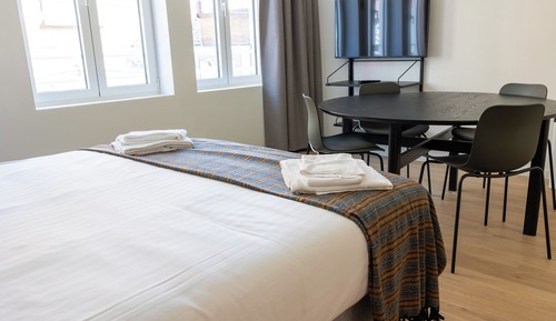 Apartamento económico, 1 cama de matrimonio, baño privado