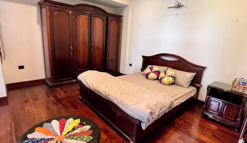 Habitación doble, 1 cama de matrimonio grande, vistas a la ciudad
