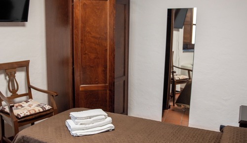 Habitación individual básica, 1 cama individual, baño privado, vistas a la montaña