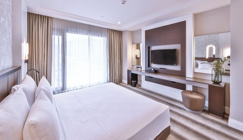 Suite Deluxe, 1 cama de matrimonio grande con sofá cama, vistas a la piscina