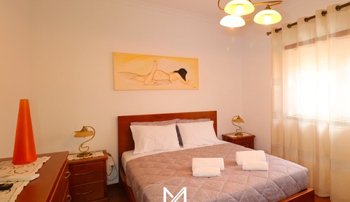 Apartamento clásico, balcón, vistas a la ciudad