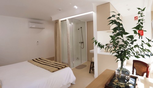 Habitación superior con 1 cama doble o 2 individuales