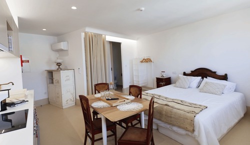 Habitación superior con 1 cama doble o 2 individuales