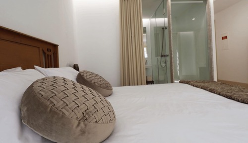 Habitación estándar con 1 cama doble o 2 individuales