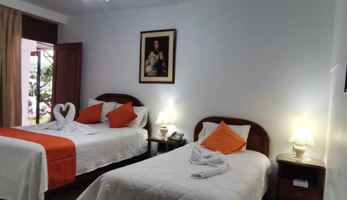 Habitación con 2 camas individuales