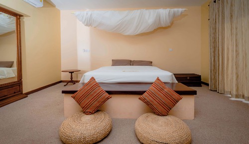 Habitación superior, balcón (SAHARA KING)