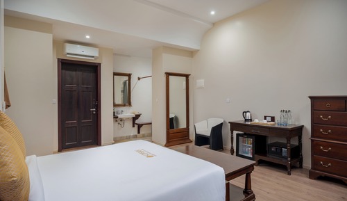 Habitación superior, balcón (KOMSAN KING)