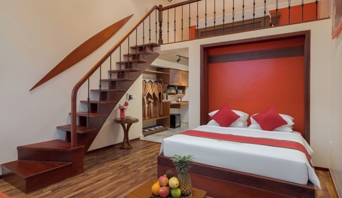Habitación con 2 camas individuales, balcón (Family Suite)