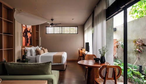 Suite estudio familiar, 1 cama de matrimonio grande con sofá cama, vistas al jardín
