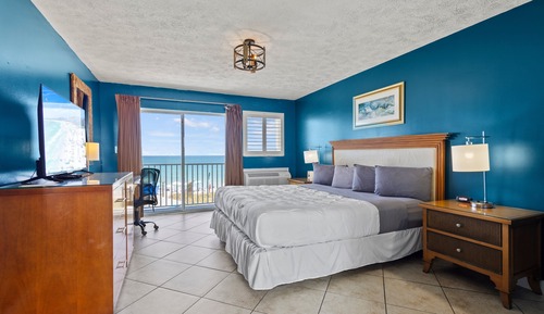 Habitación, 1 cama de matrimonio grande, balcón, vistas al mar (Oceanfront Inn Room #21)