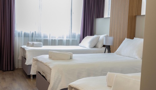 Habitación triple Confort, solo para mujeres