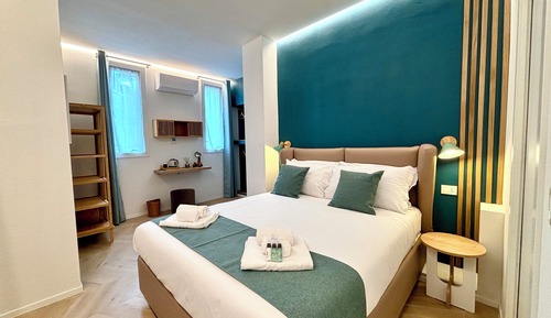 Habitación doble, baño privado, vistas a la ciudad