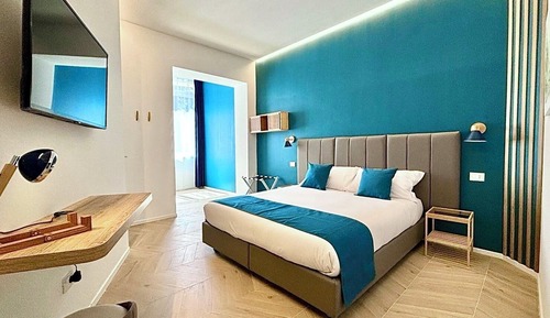Habitación con 1 cama doble o 2 individuales, baño privado, vistas a la ciudad