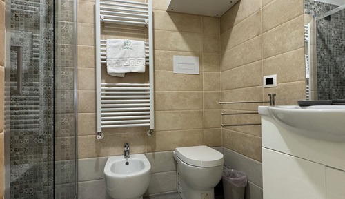 Emerella Luxury Suite Room 2