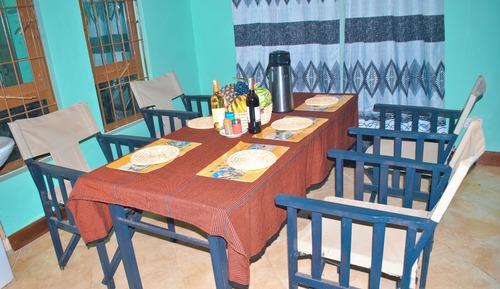 Habitación estándar con 1 cama doble o 2 individuales, vistas al patio