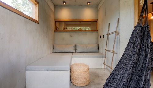 Suite (Master Q9)