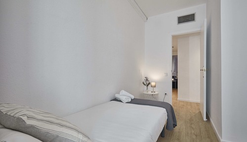 Apartamento familiar, balcón (6231)