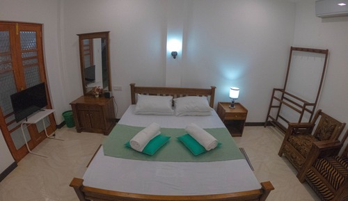 Habitación Deluxe doble, 1 cama de matrimonio, no fumadores, Aire acondicionado