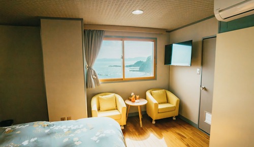 Habitación estándar doble, no fumadores, vistas parciales al mar (301, Private Bathroom)