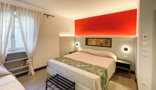 Habitación triple Confort, vistas a la ciudad