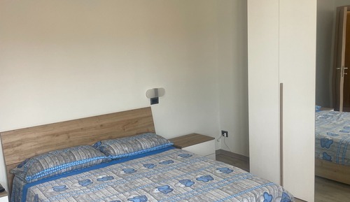 Apartamento, 2 habitaciones, patio, vistas a la ciudad
