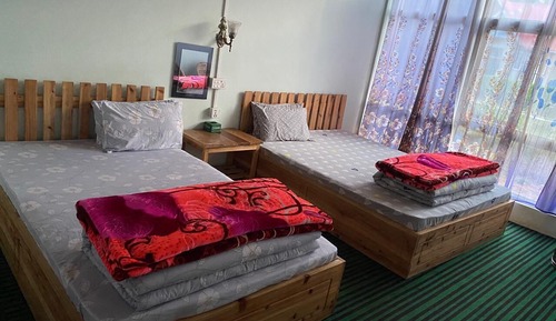 Habitación Deluxe con 1 cama doble o 2 individuales, vistas a la colina