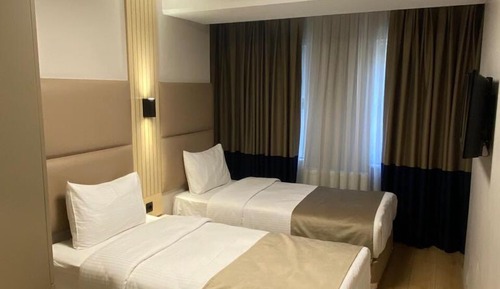 Double Room, No Smoking