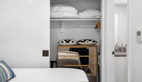 Estudio, 1 cama de matrimonio con sofá cama, patio, vistas a la ciudad