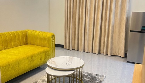Apartamento superior, balcón, vistas a la ciudad